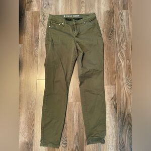 Reitmans sculpting olive green jeans